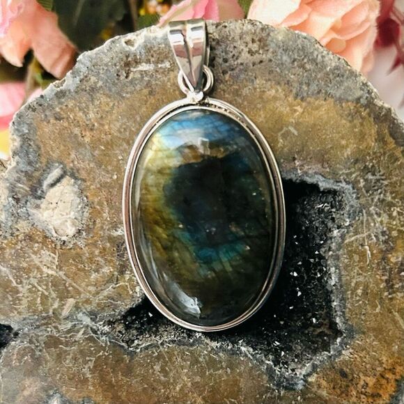 Sterling Silver Labradorite Large Oval Cabochon Pendant - Picture 7 of 7
